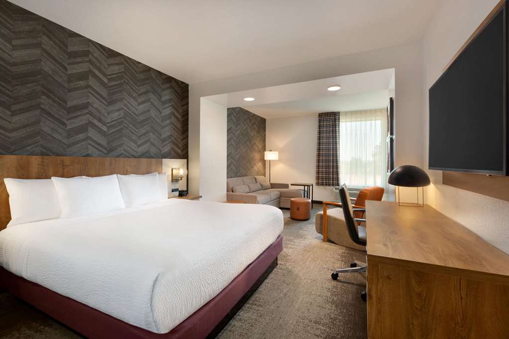 La Quinta Inn & Suites Santa Rosa Sonoma - photo 26
