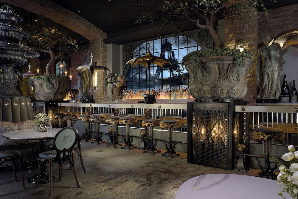 מזון ומשקאות