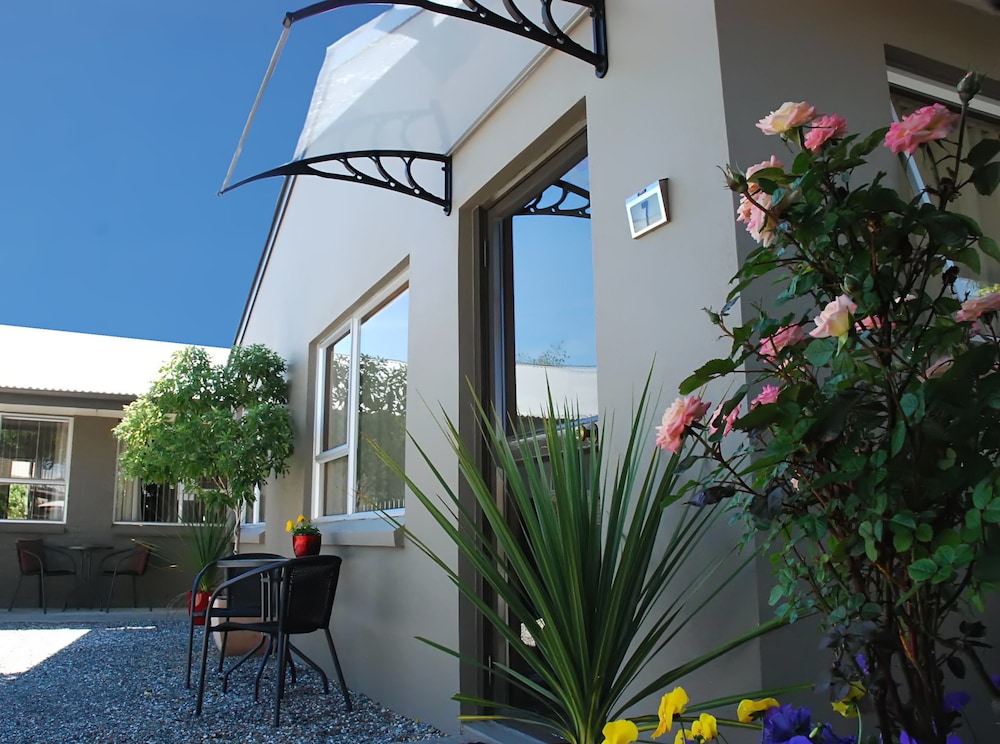 Almond Court Motel in Queenstown, New Zealand