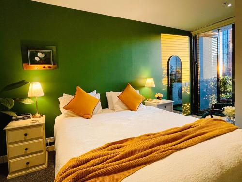 Extraordinary holiday stay for Melbourne explore — 4-Star Luxury Hotel in Melbourne, Australia