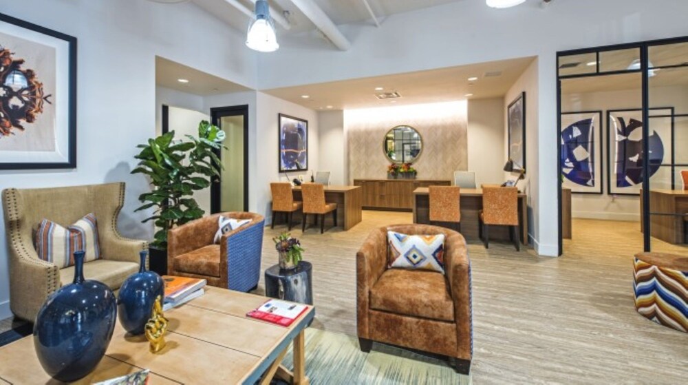Global Luxury Suites at Tiverton Ave - photo 28