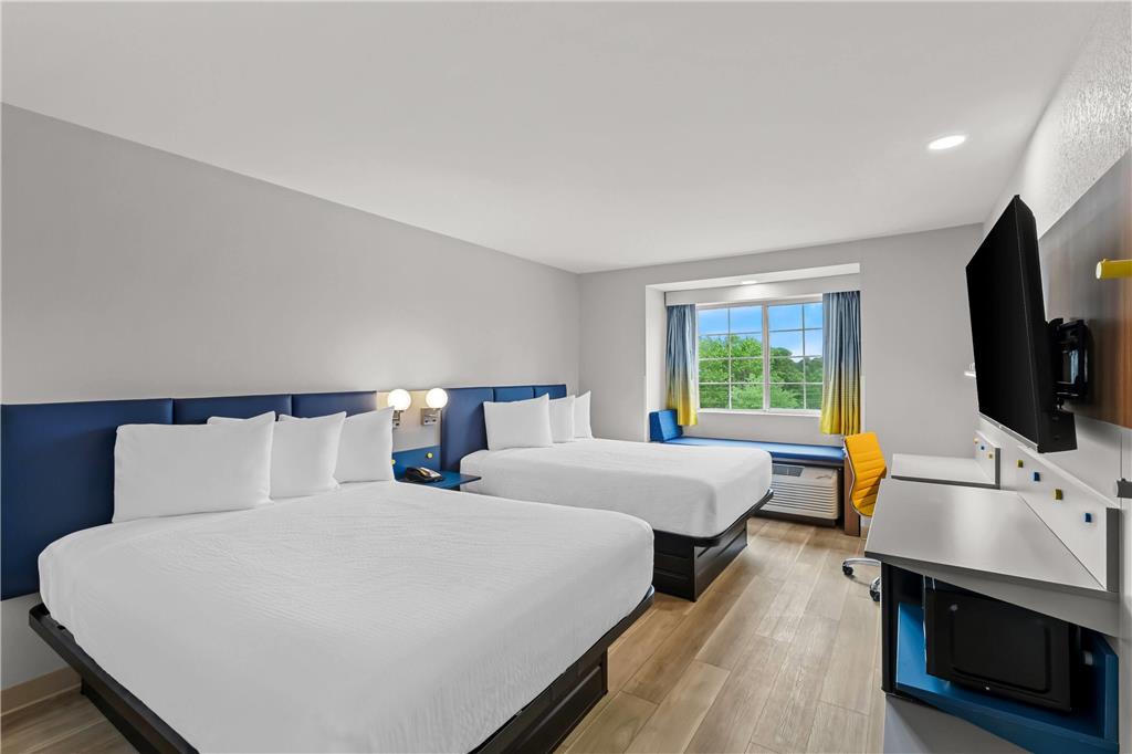 Microtel Inn & Suites by Wyndham Norcross - photo 13