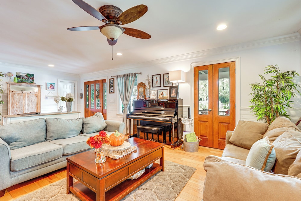 Walk to Beach: Gem w Pool & Spa in Isle of Palms - photo 4