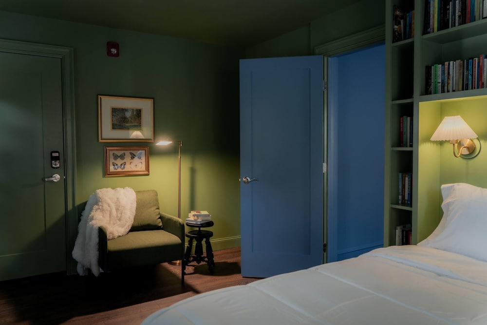 The Bookhouse Hotel - photo 14