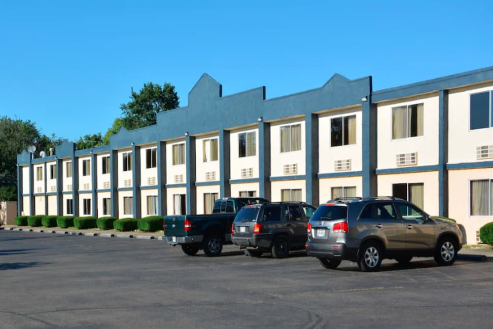 Buckeye Inn Express - carbon neutral hotel in Columbus