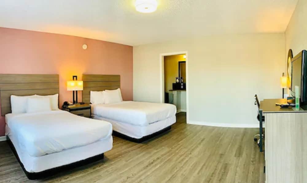Econo Lodge Inn & Suites Abilene East District - photo 6