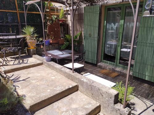 Au Petit Florian En Provence in Apt, France