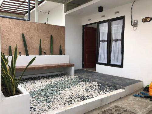 Homestay Syariah Orchard Family D30 — 5-Star Luxury Hotel in Malang, Indonesia
