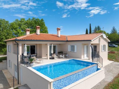 Amani Villa — 4-Star Luxury Hotel in None, Croatia
