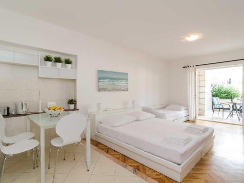 House Apartments Ariva Superior Studio Apartment with Balcony 3 Adults A3