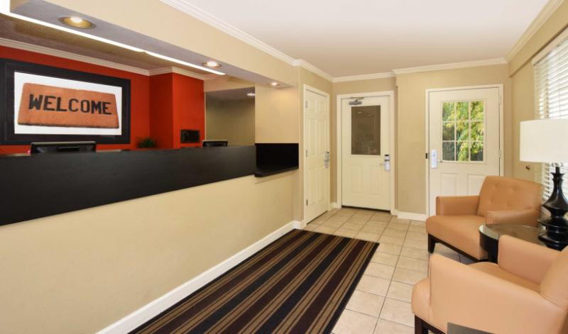 HomeTowne Studios by Red Roof Chantilly - photo 12