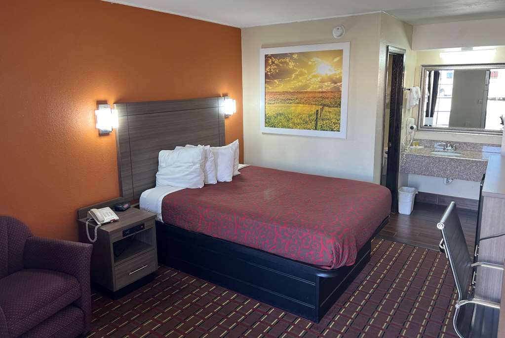 Days Inn by Wyndham El Reno - photo 8