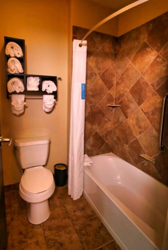 Hampton Inn & Suites Jacksonville Beach Blvd Mayo Clinic - photo 24