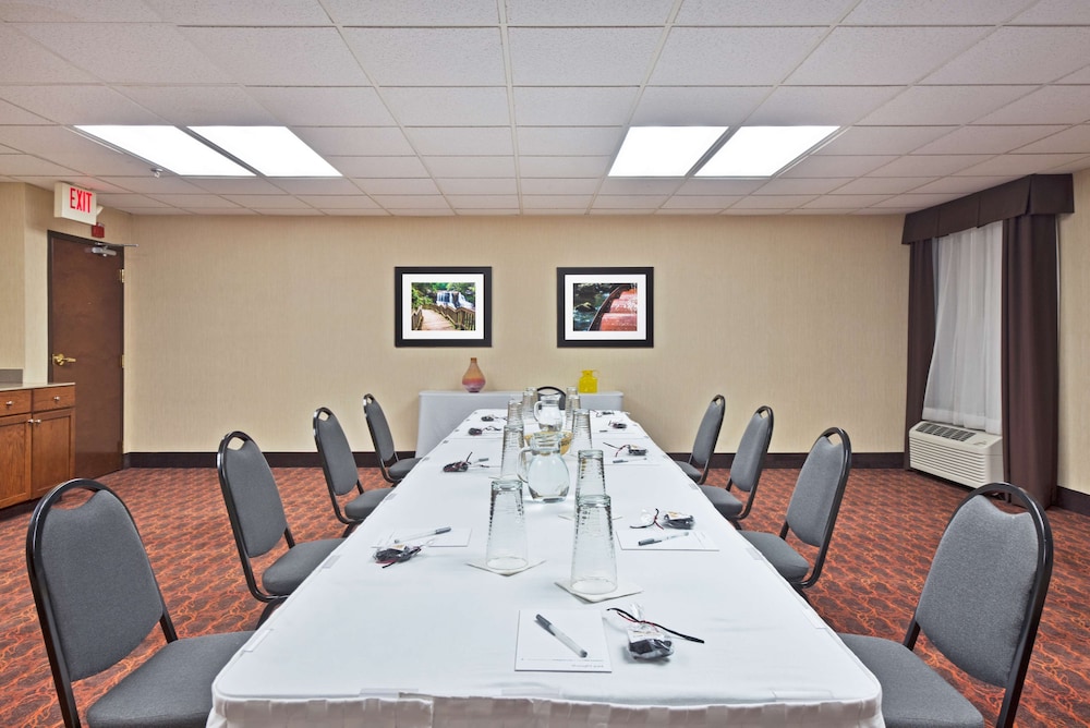 Hampton Inn Huntington Barboursville - photo 30