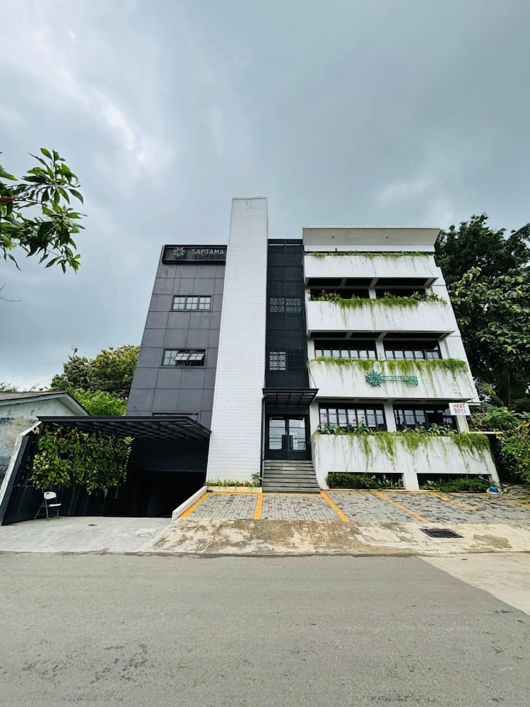 Saptama Living