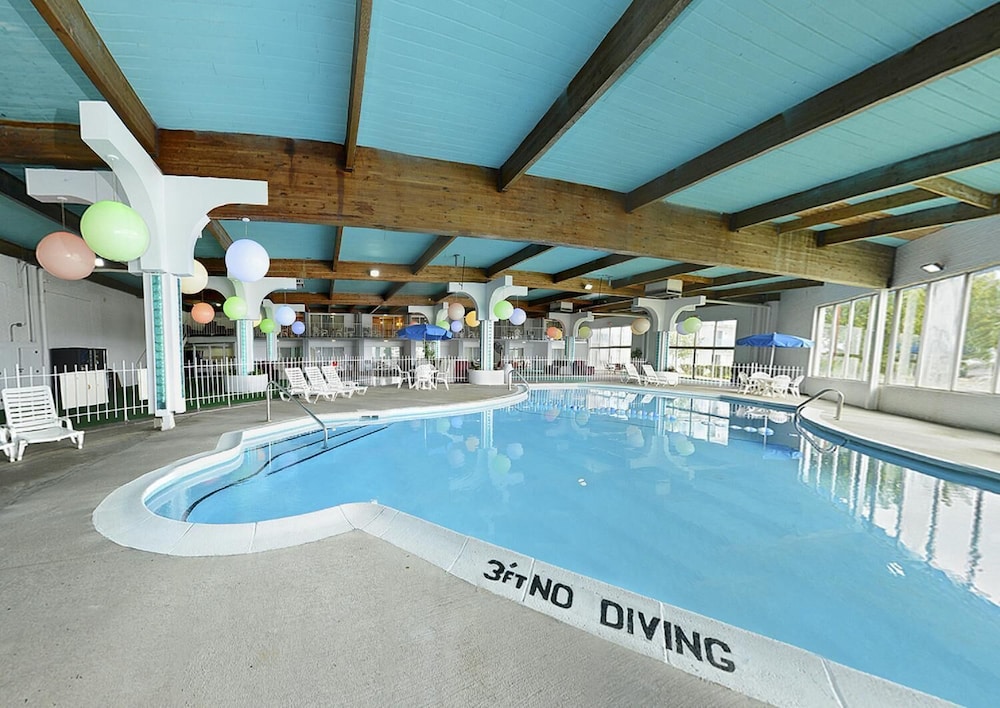 Howard Johnson by Wyndham Benton Harbor St. Joseph - photo 20