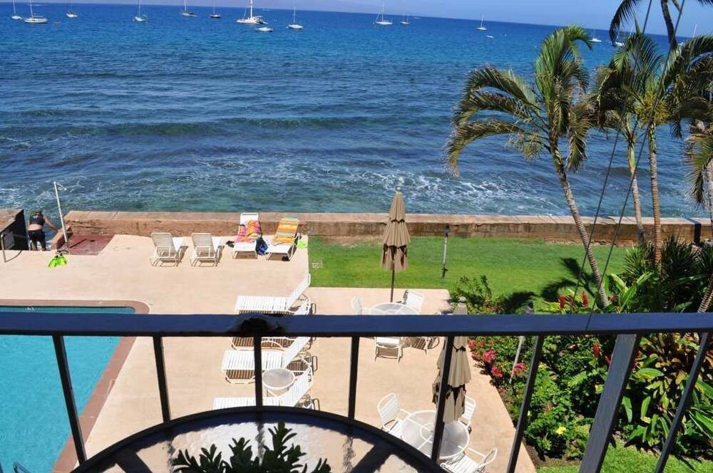 Lahaina Roads 309 by RedAwning - photo 23