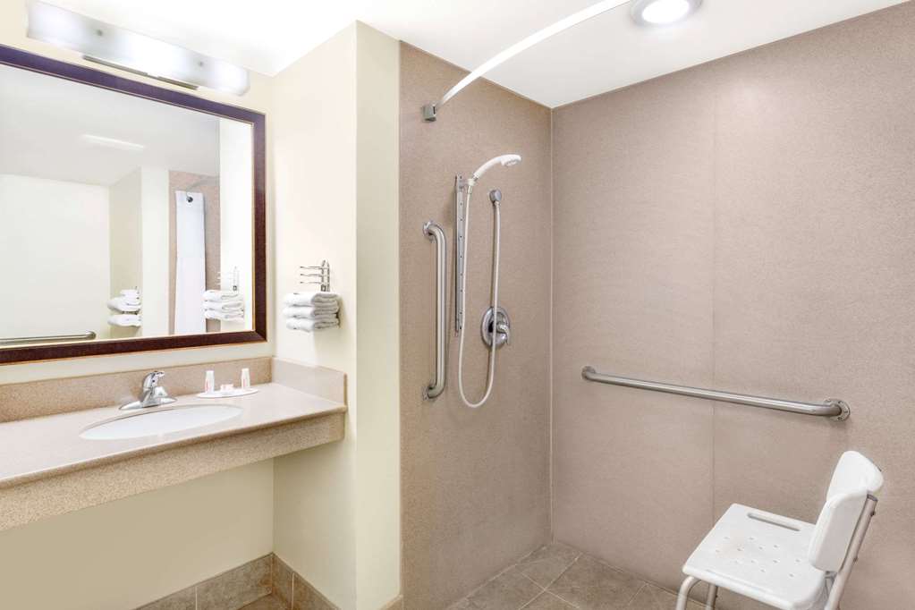Days Inn by Wyndham Kingman East - photo 15