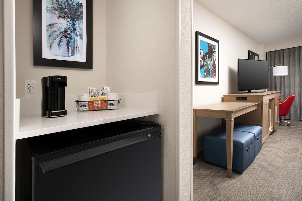 Hampton Inn & Suites Anaheim Garden Grove - photo 9