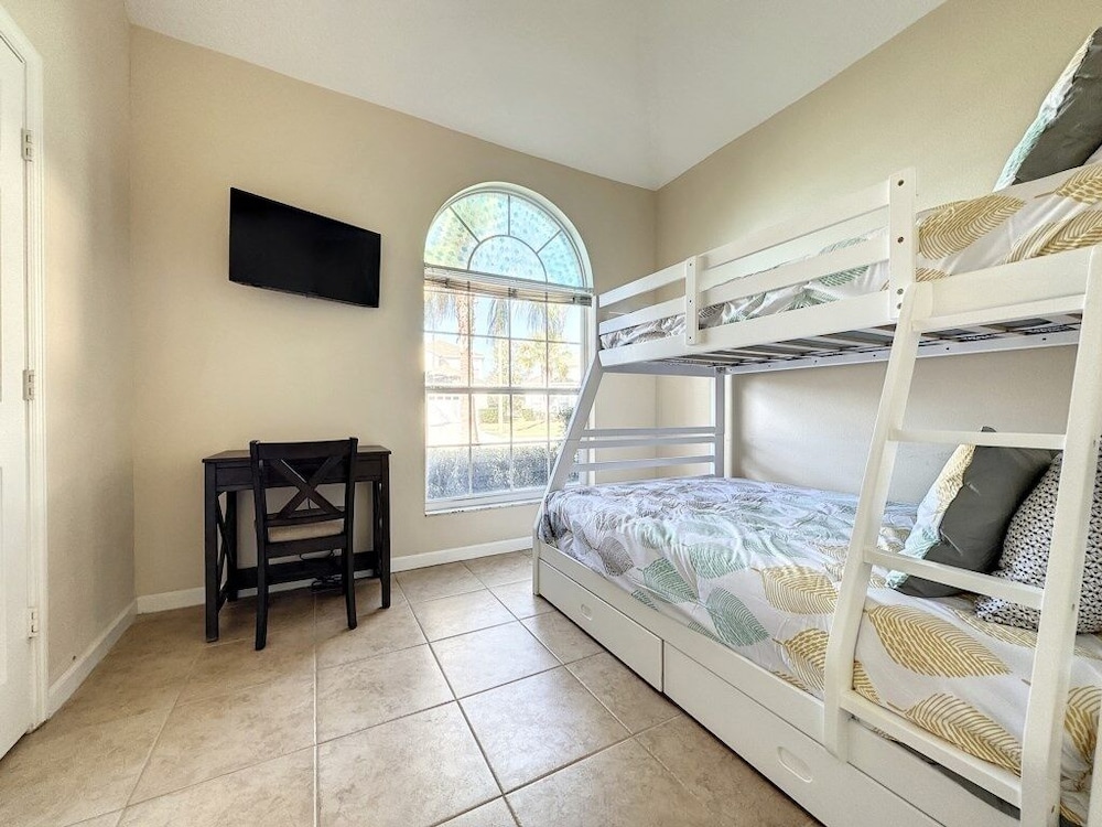 Luxury 6bd 3.5ba Pool Home In Windsor Palms Resort 6 Bedroom Villa by RedAwning - photo 4
