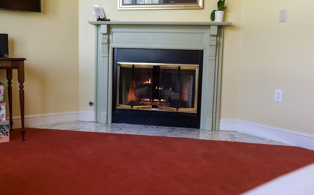 Oakmont Inn - photo 10