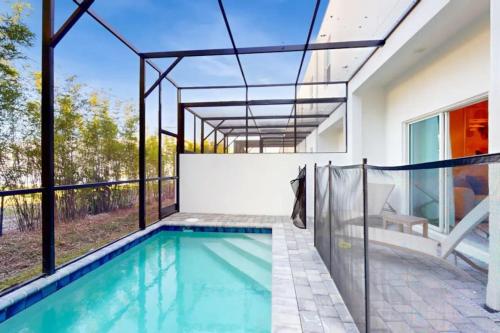 Spacious 5BR w Pool Close to Disney and Universal — 4-Star Luxury Hotel in Davenport, United States