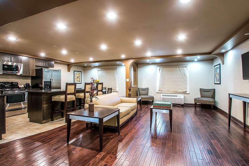 Clarion Inn Elmhurst Oak Brook near I 88 I 290 I 294 - photo 26