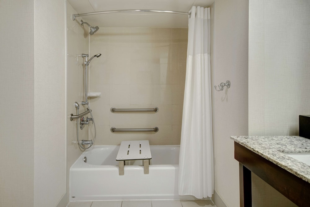 Embassy Suites by Hilton Jacksonville Baymeadows - photo 49