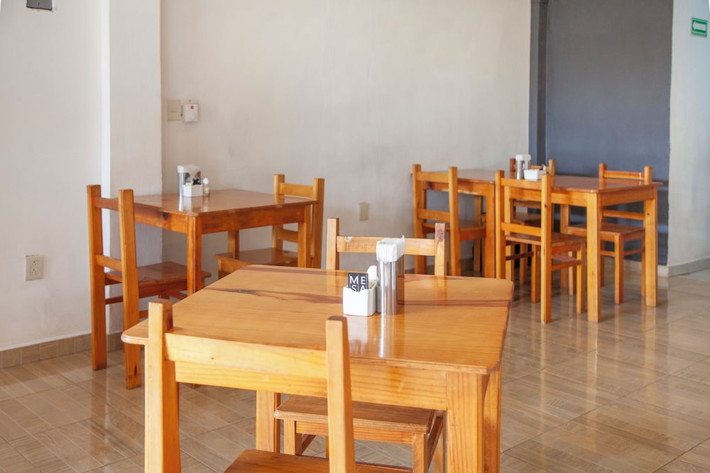 Hotel Del Profe Huatulco in Santa Maria Huatulco, Mexico