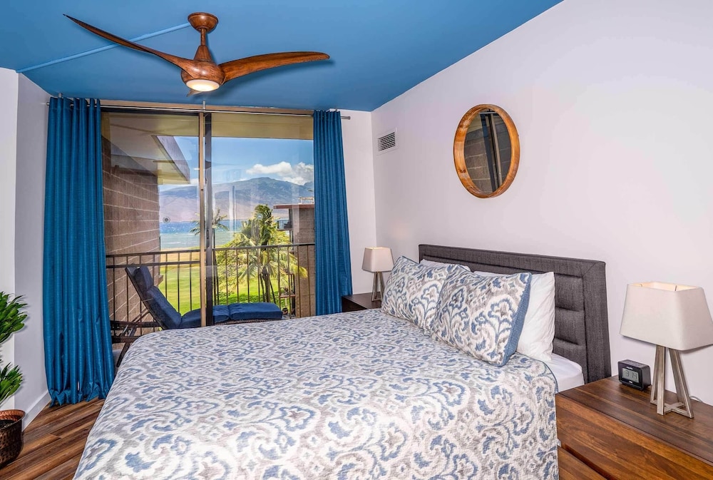 Oceanfront Penthouse Vistas in Kihei, United States