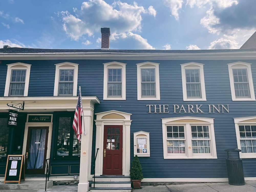The Park Inn — hotel in Urbana