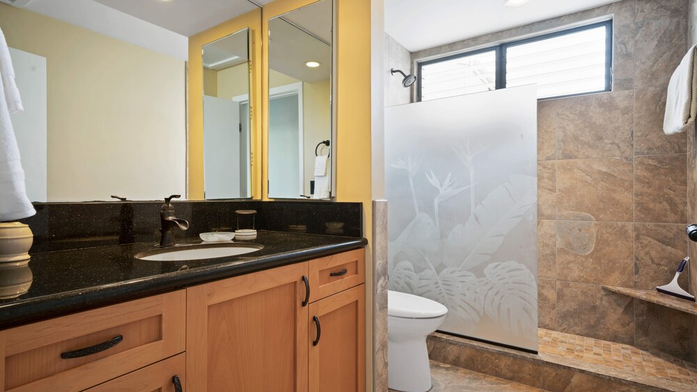Kailua Bay Resort 3301 Two Bedroom Condo - photo 27