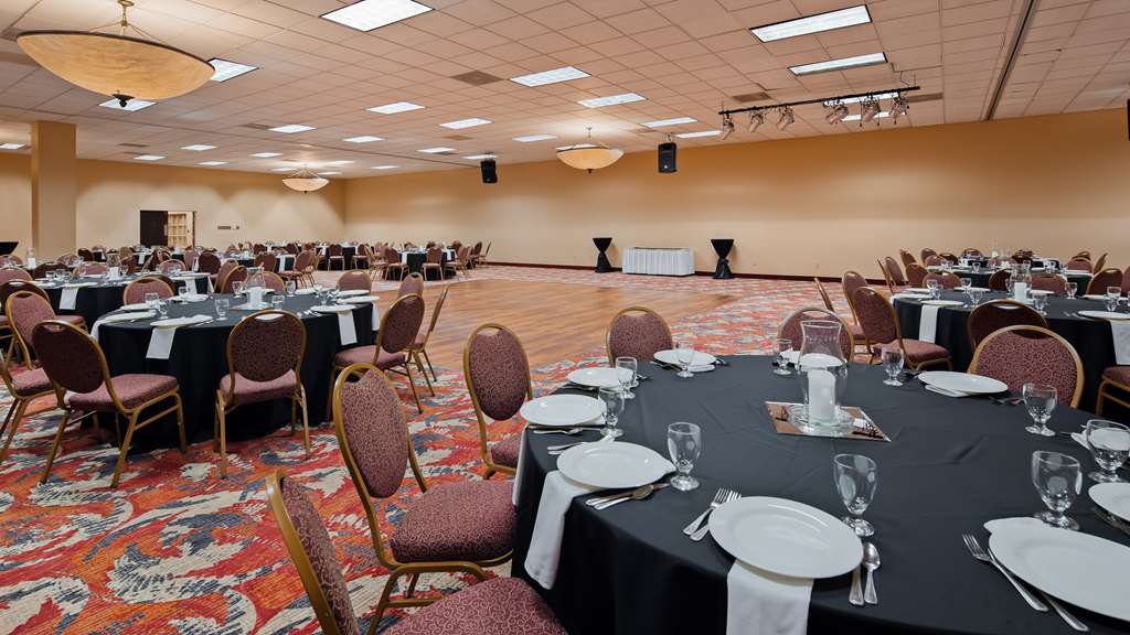 Best Western Plus Hotel & Conference Center - photo 36