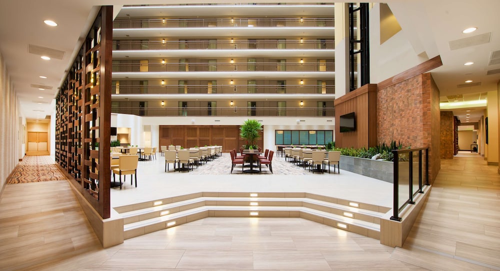 Embassy Suites by Hilton Portland Tigard - photo 11