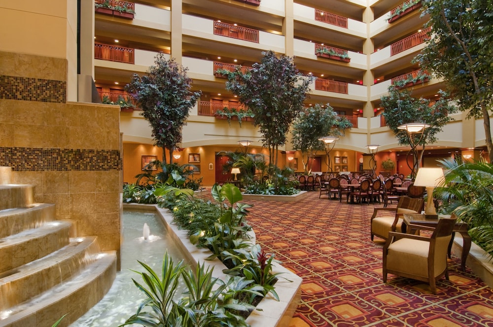 Embassy Suites by Hilton Hampton Convention Center - photo 4