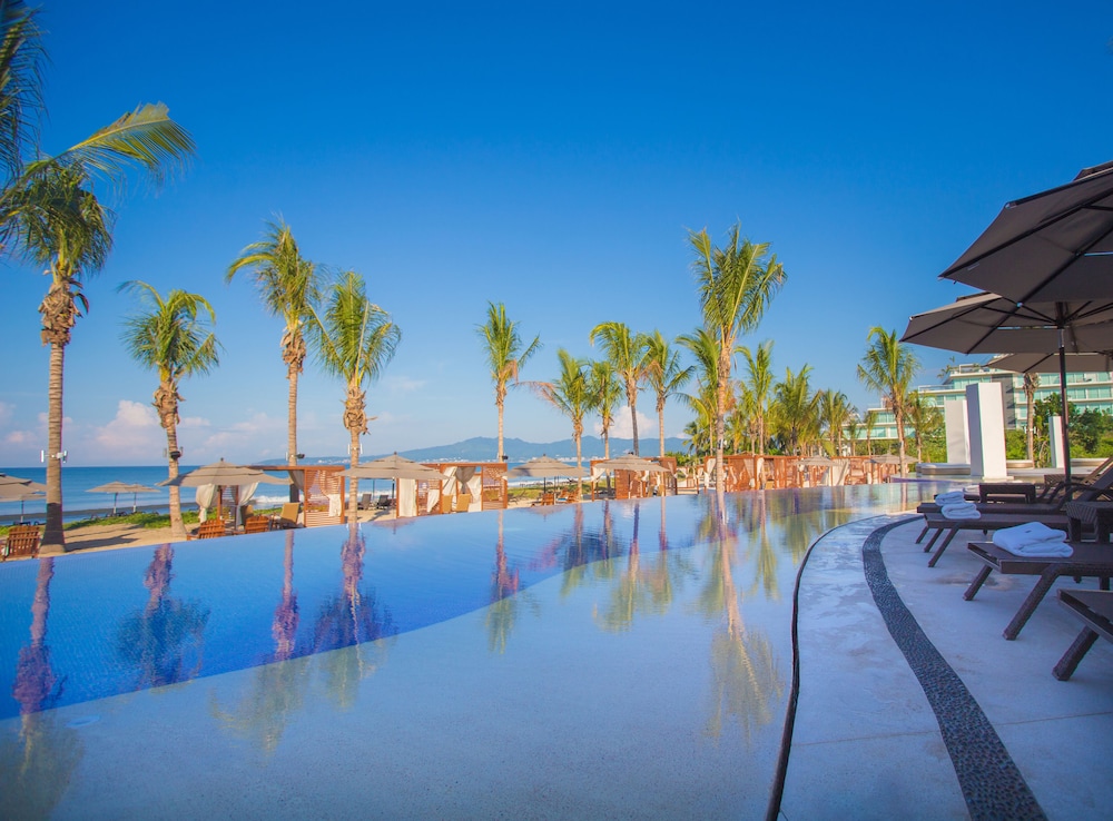 Infinity pool