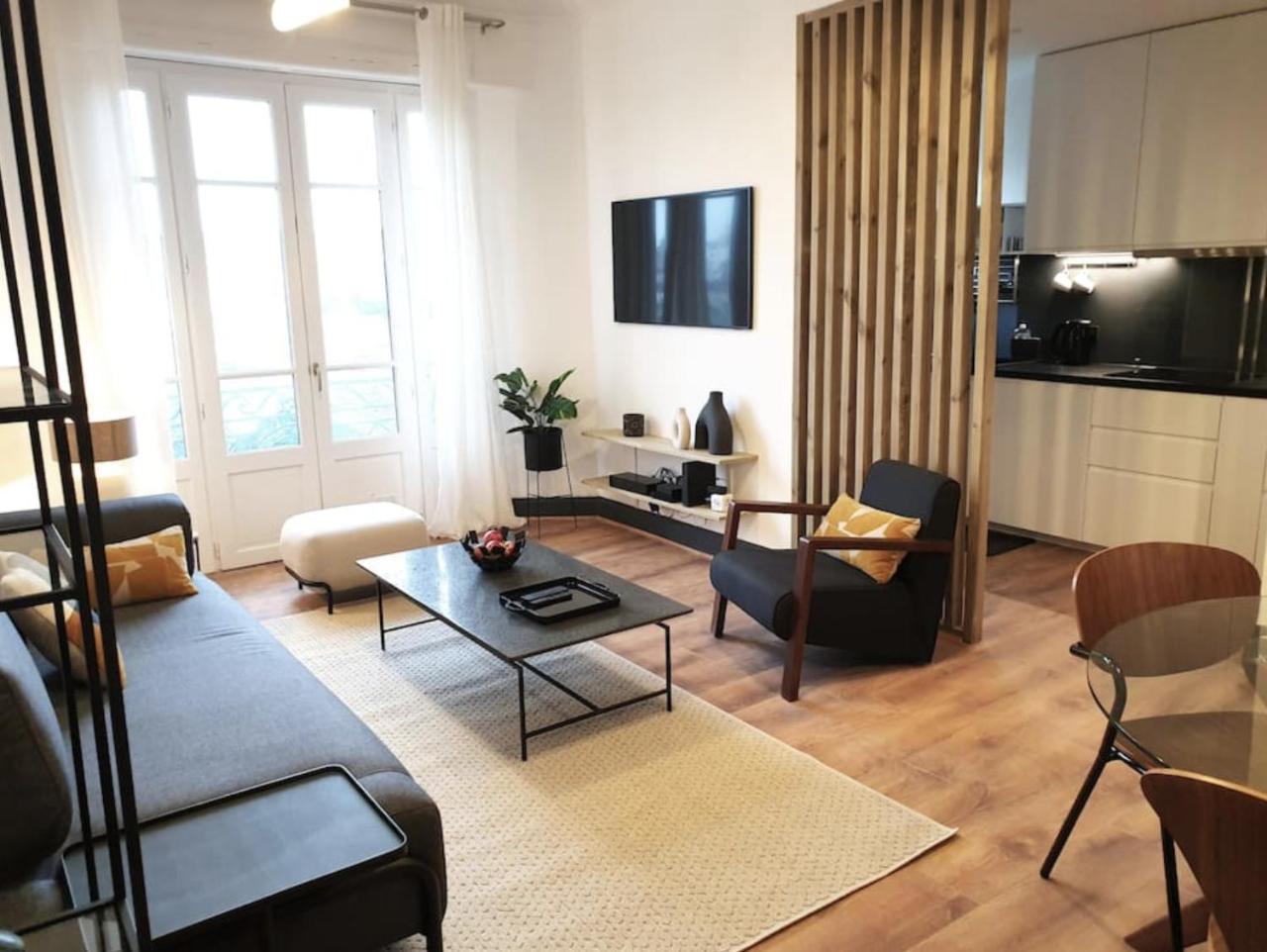 Le 5e Appartement Design Dans Un Ancien Palace — 4-Star Luxury Hotel in Vichy, France