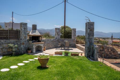 Villa Leandros Premium Suites — 4-Star Luxury Hotel in Sision, Greece