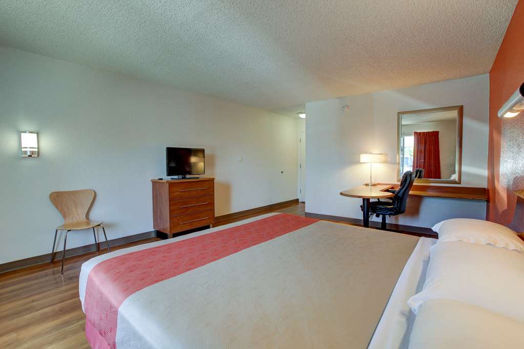 Motel 6 Irvine Orange County Airport - photo 14