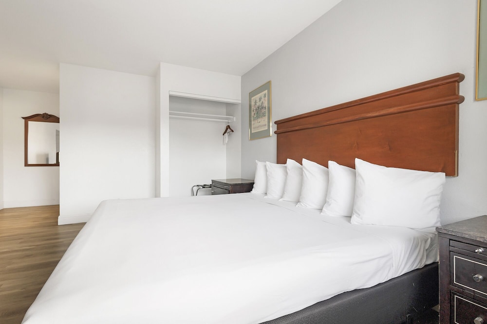 Grace Light Inn - photo 50