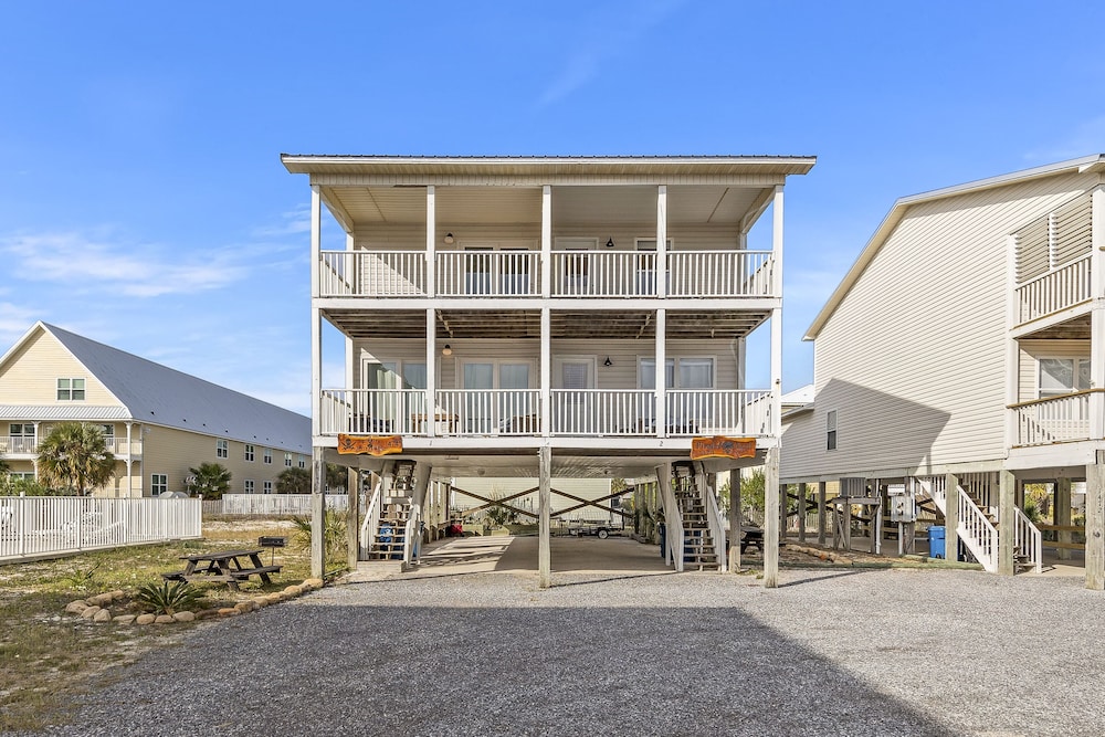 Pirate's Nest — 4-Star Luxury Hotel in Gulf Shores, United States