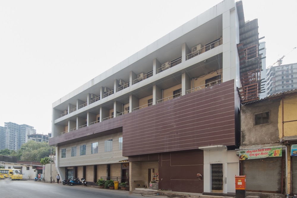 Hotel O Lotus Residency Near Anand Nagar Metro Station — 4-Star Luxury Hotel in Mumbai, India