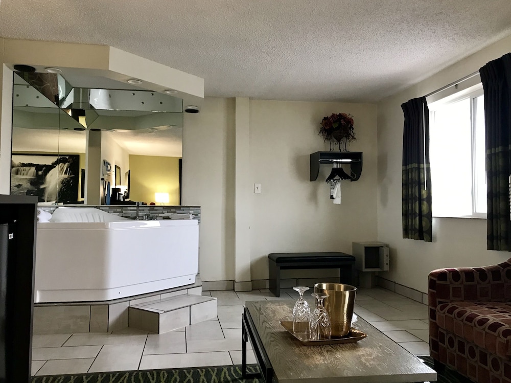 Super 8 by Wyndham Independence Kansas City - photo 5