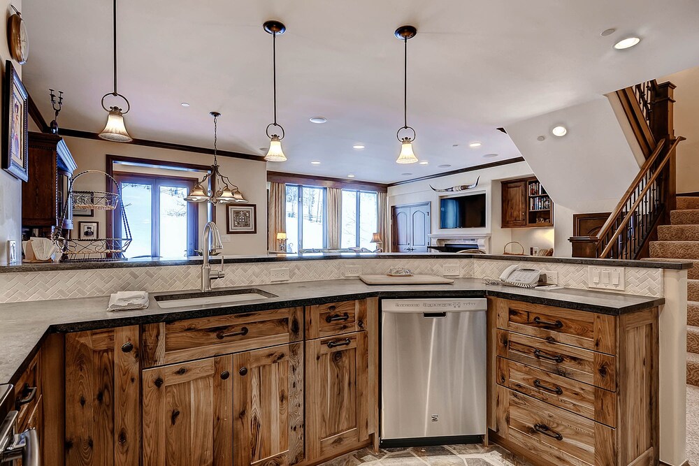 Highlands Slopeside by East West Hospitality - photo 181
