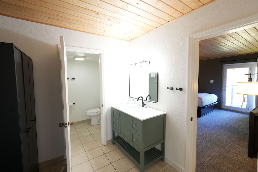 Tremont Lodge & Resort - photo 204