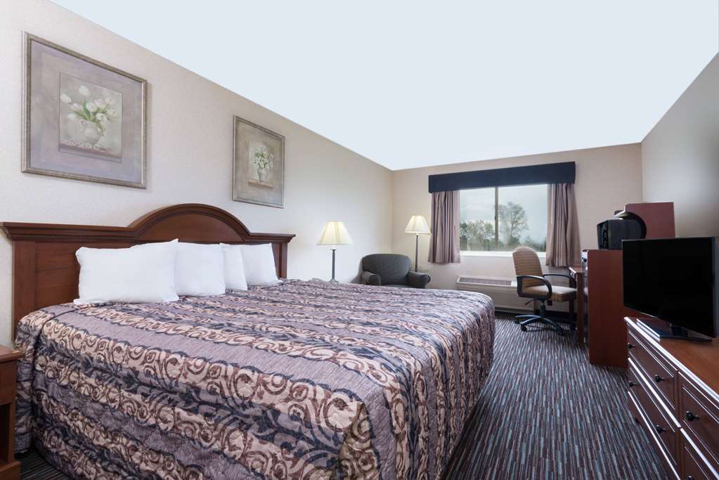 Baymont by Wyndham Columbus Rickenbacker - photo 5