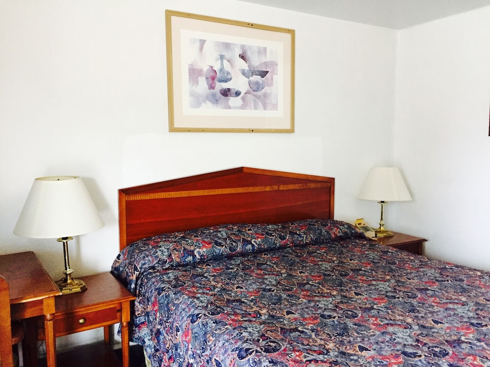 Maple Inn & Suites - photo 12
