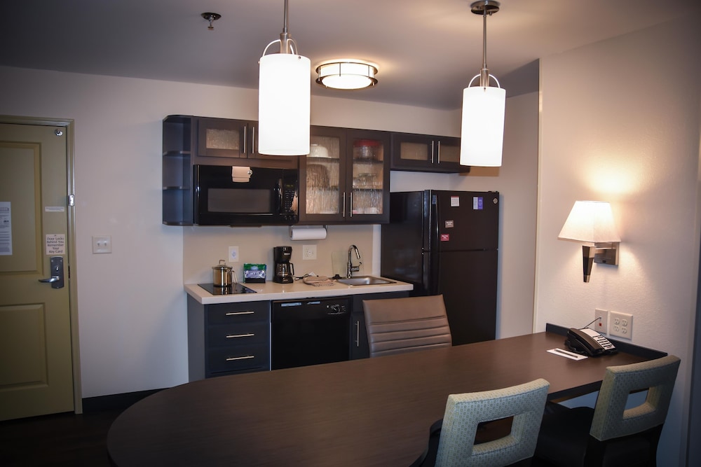 Candlewood Suites Columbus Northeast by IHG - photo 10