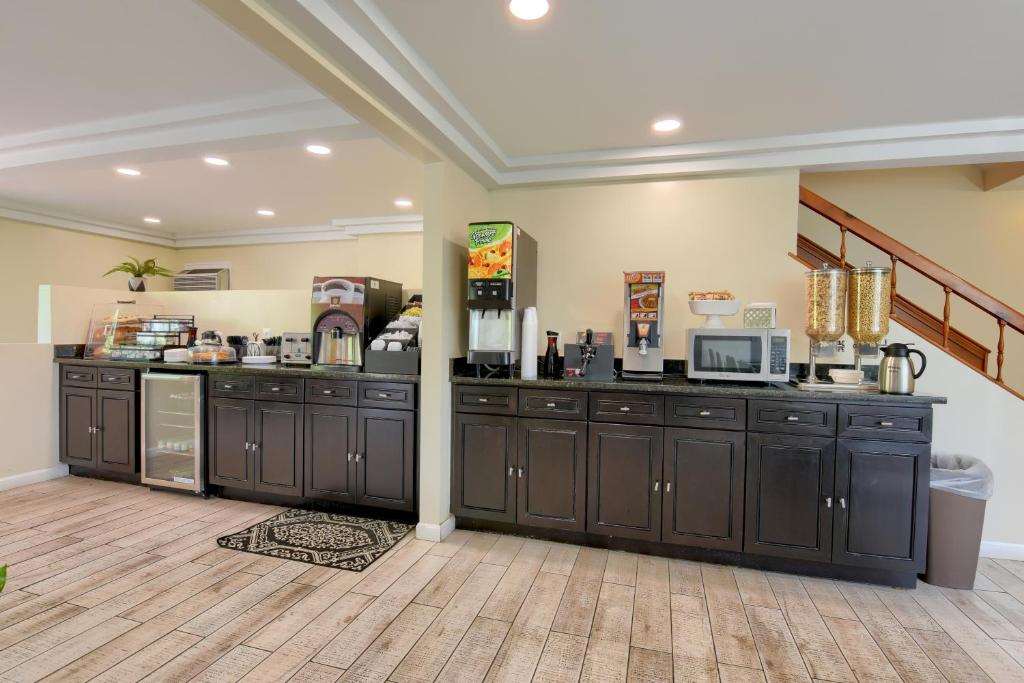 Knights Inn Danvers - photo 18