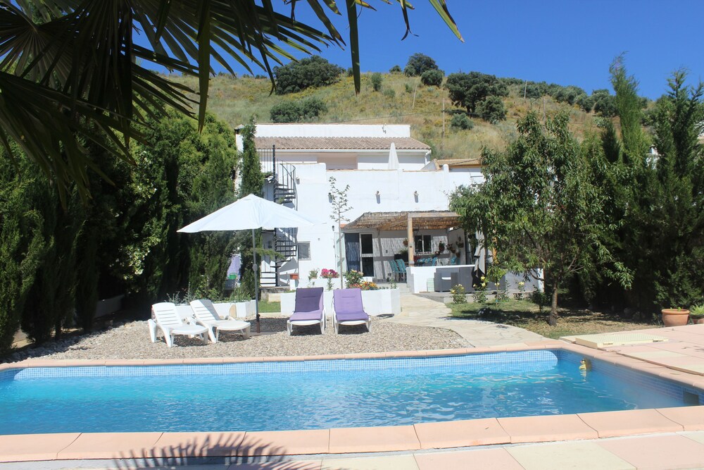 Casa la Nuez — 4-Star Luxury Hotel in Almedinilla, Spain